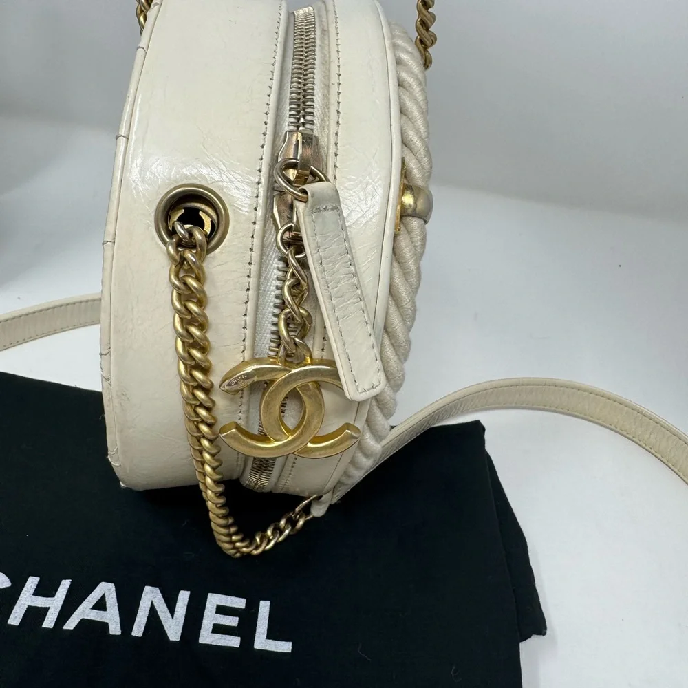 💎💯Authentic CHANEL Trendy CC Vanity Leather Bag (off white)